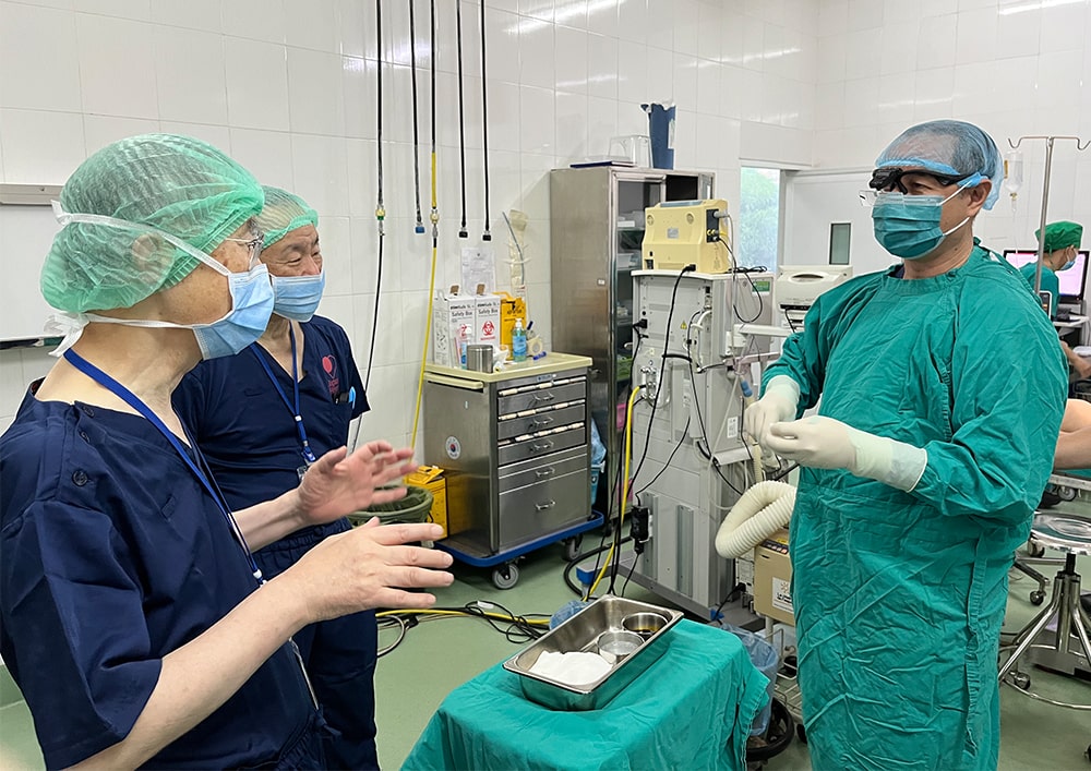 ラオス 国立子ども病院での小児固形がん周手術期技術移転プロジェクト
