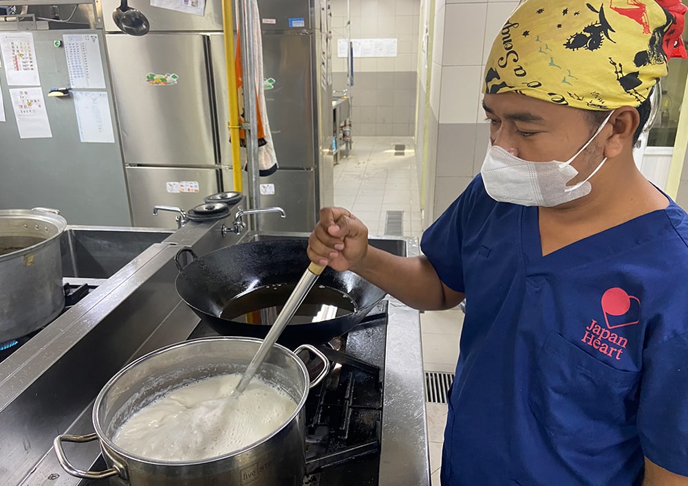栄養管理部だより「カンボジアの豆乳デザート」