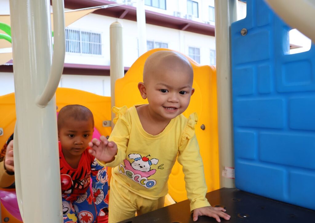 【カンボジア医療活動】小児がんの子どもたちに「外遊び」の機会を
