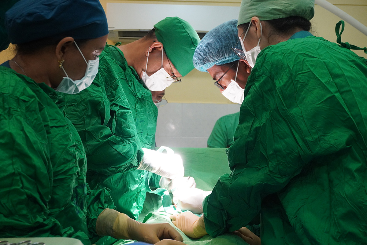 カンボジア 出張診療活動