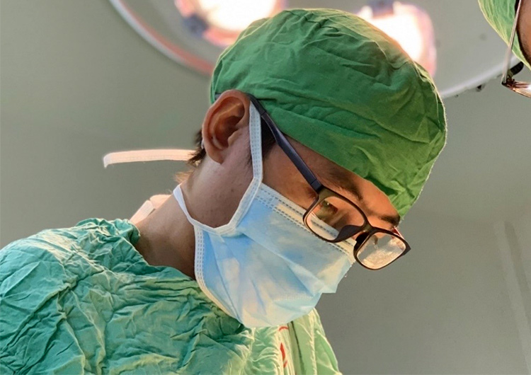 カンボジア手術室で活躍するスタッフ インタビューVol.1  ドクター・シーパン