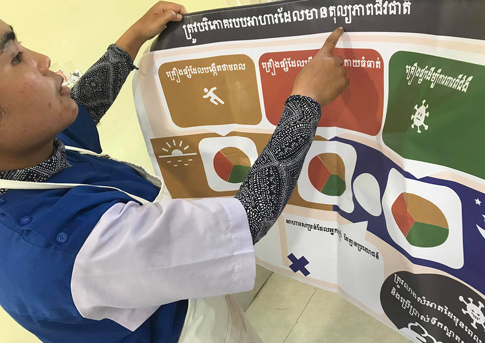 ジャパンハート カンボジア 乳幼児健診で栄養指導を実施しました。