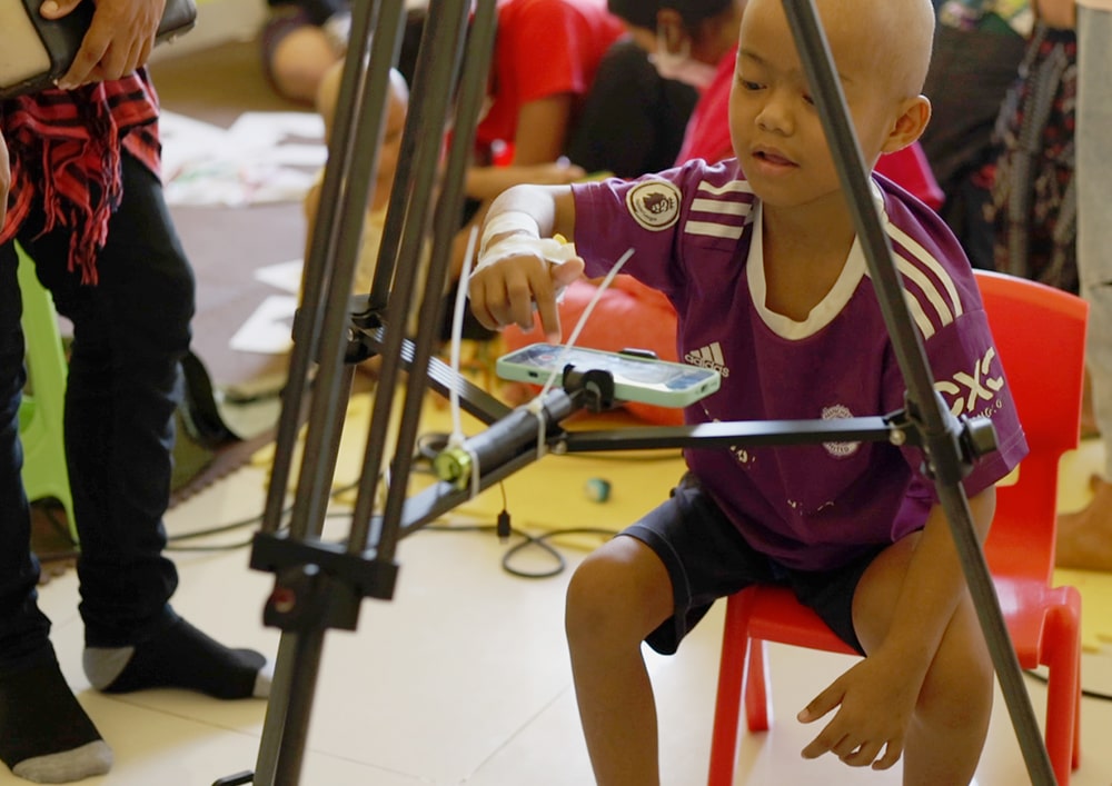 小児がん病棟日誌　「出張アート教室」 カンボジア