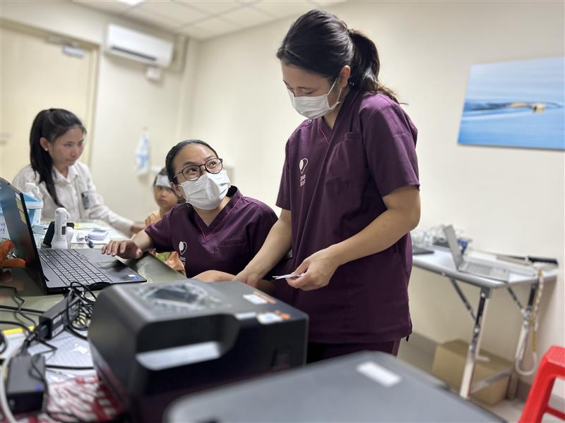 【カンボジア医療活動】人が集まる場所へ - 外来を支えるリーダー・スレイピッチ看護師の想い -