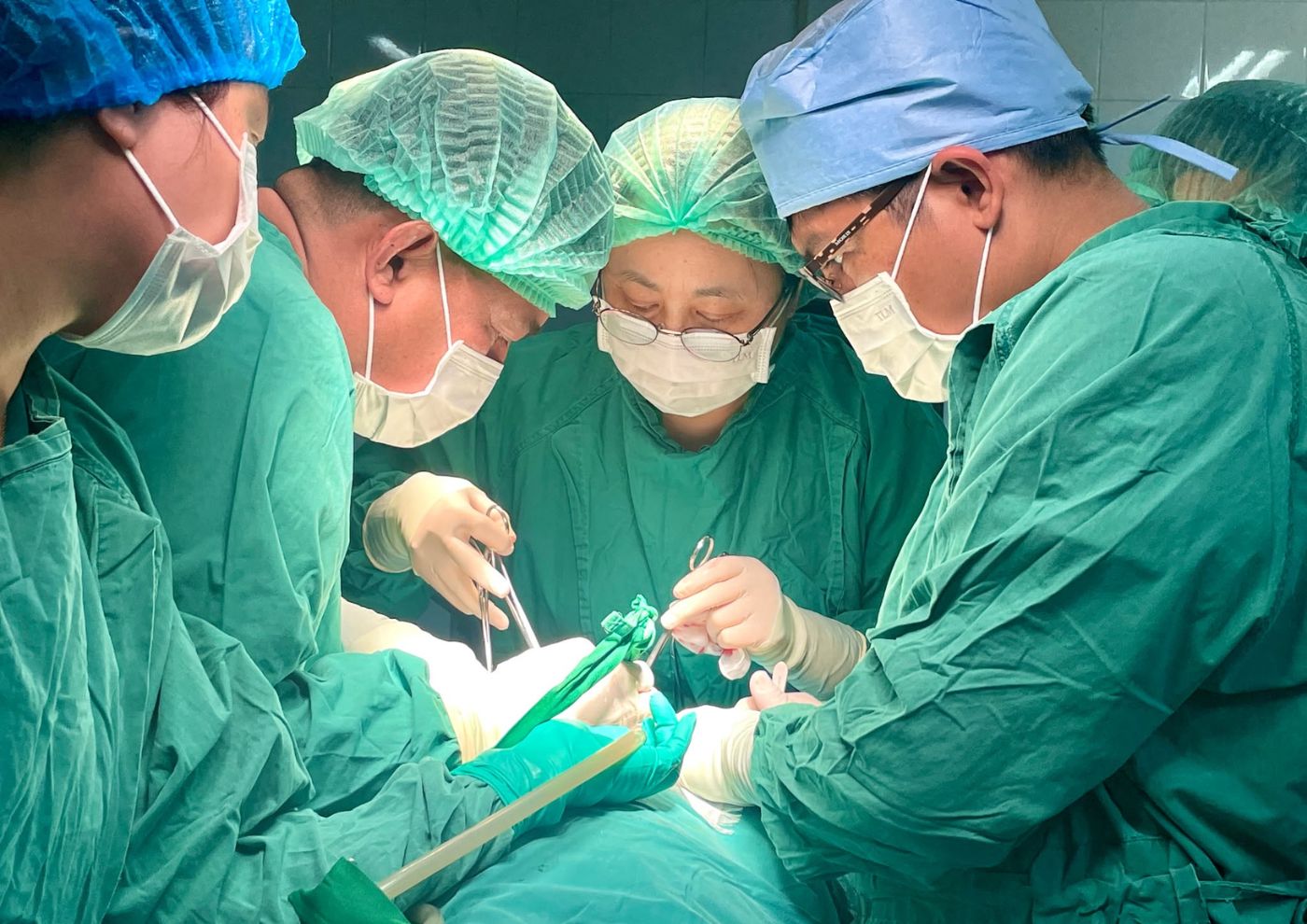 ジャパンハート ラオス 医療 手術活動